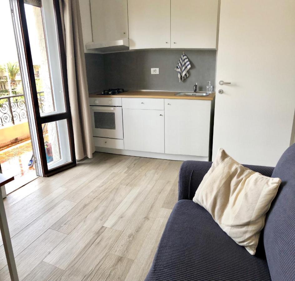 Poetto Beach House-Molara Due กาญารี ภายนอก รูปภาพ