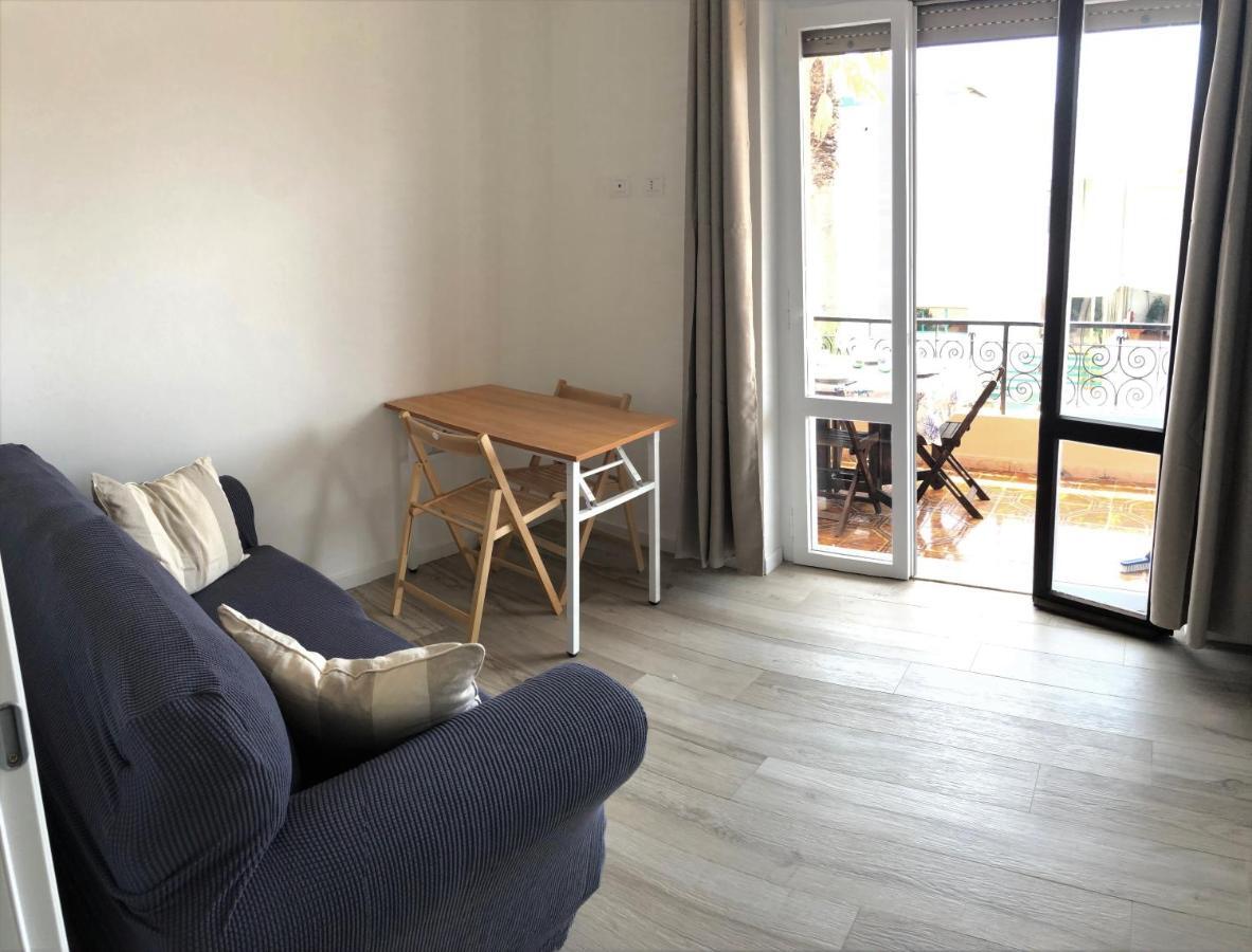 Poetto Beach House-Molara Due กาญารี ภายนอก รูปภาพ